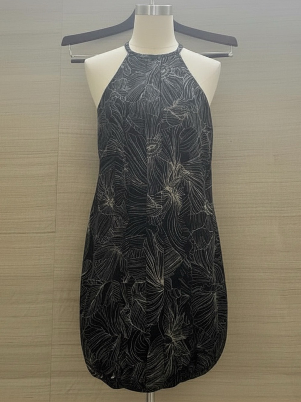 Jessica Simpson Black and White Dress- size women’s 4